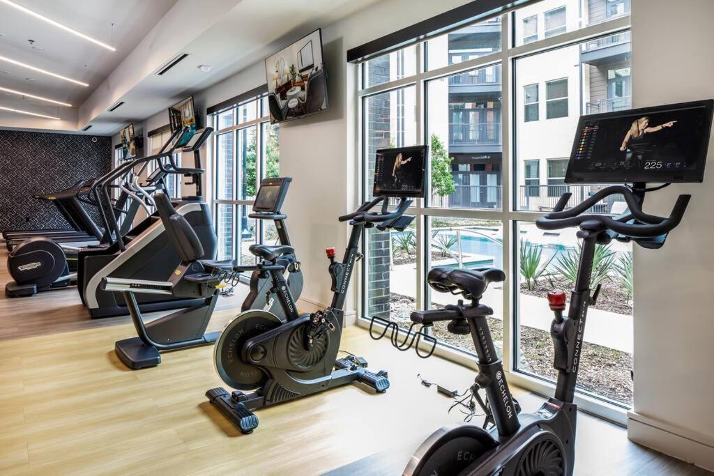 Luxury Studio Near Dt Форт Уорт Екстериор снимка